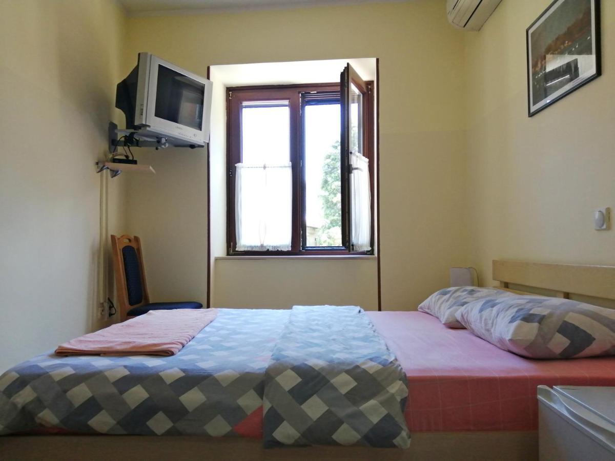 Hotel Pelikan Virpazar Esterno foto