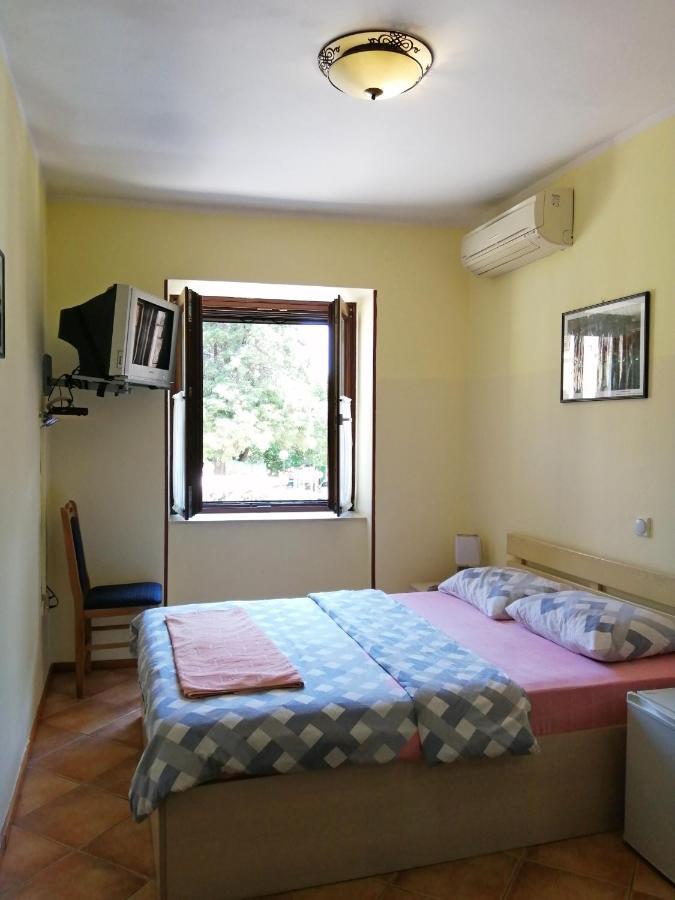 Hotel Pelikan Virpazar Esterno foto