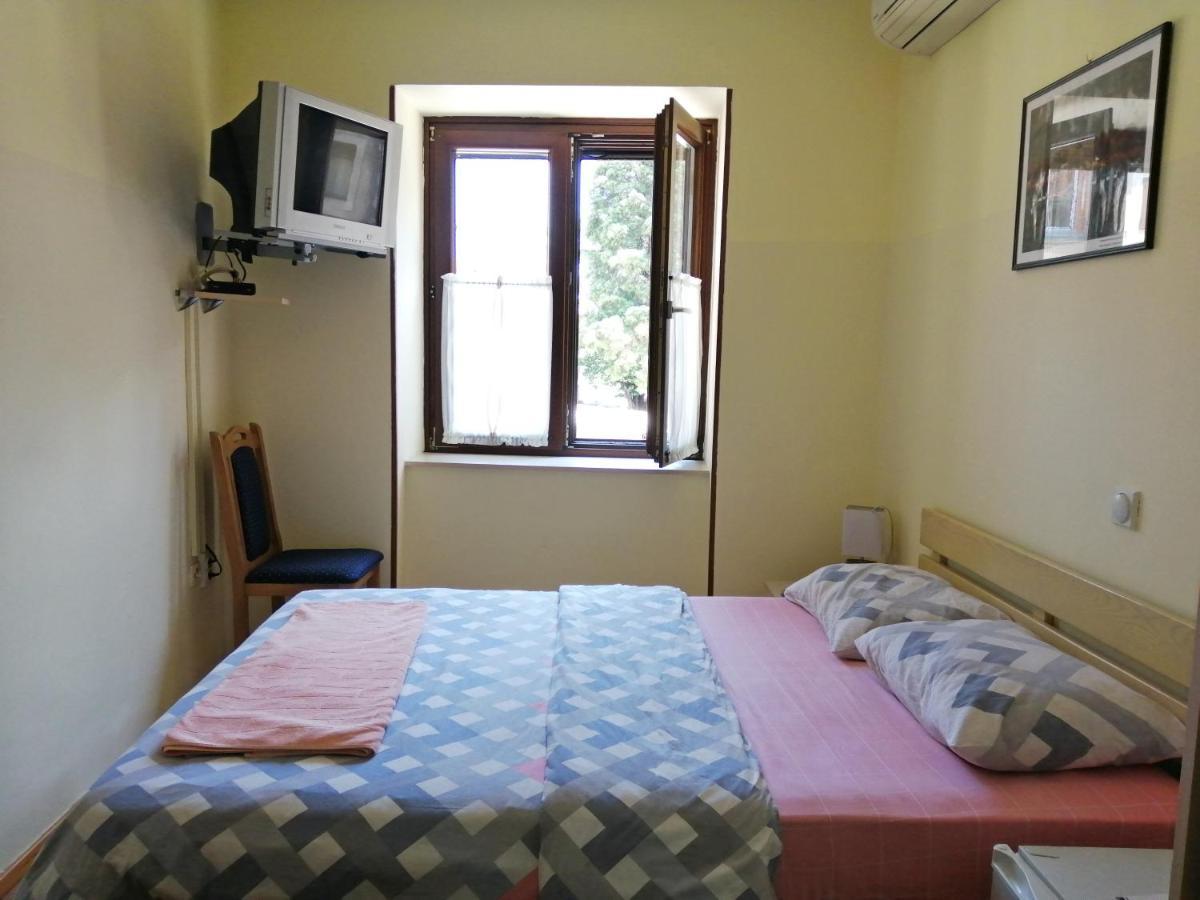 Hotel Pelikan Virpazar Esterno foto